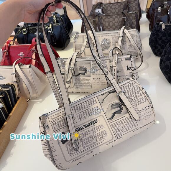 NWT Coach Asher Shoulder Bag With Newspaper Print CDC11 pebbled leather/Chalk - Picture 2 of 7